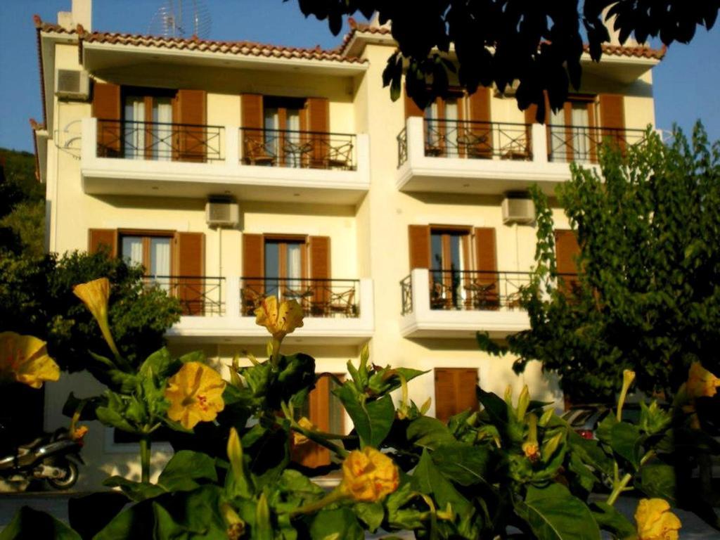 Olympion Apartments Stafylos Bagian luar foto